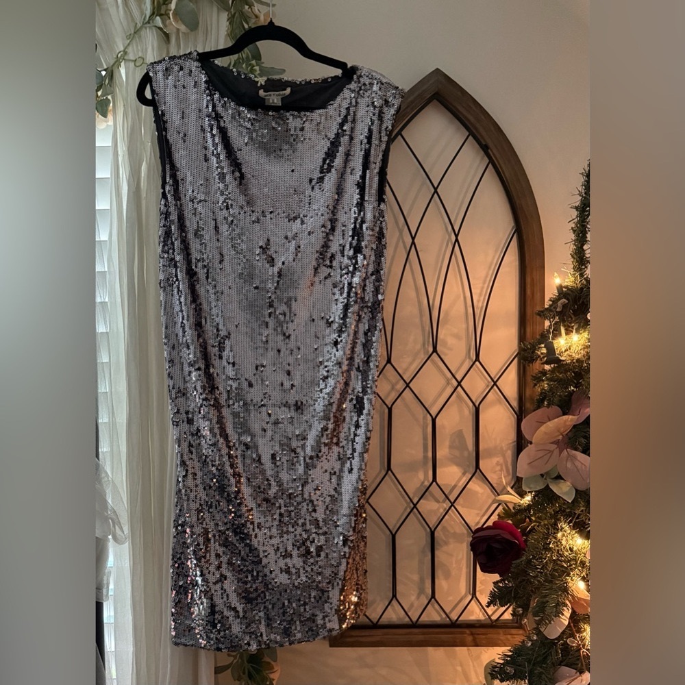 Alice +Olivia sequin cocktail dress!